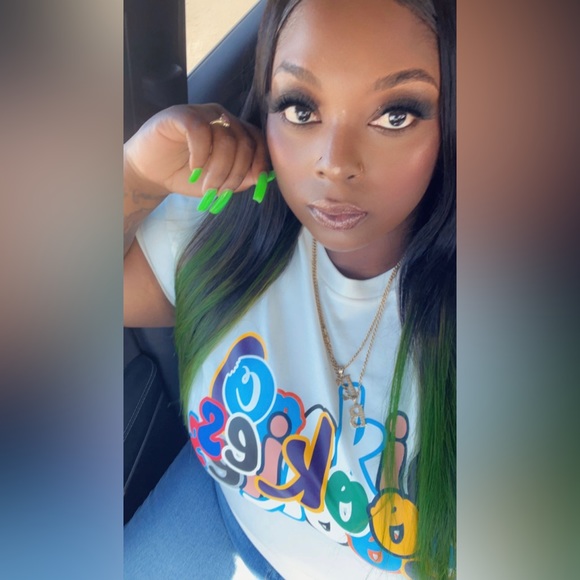 Meet your Posher, Ebonie - Picture 4 of 4